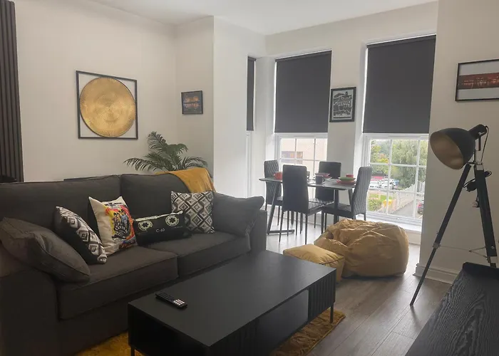 38 Everton Road Free Onsite Parking