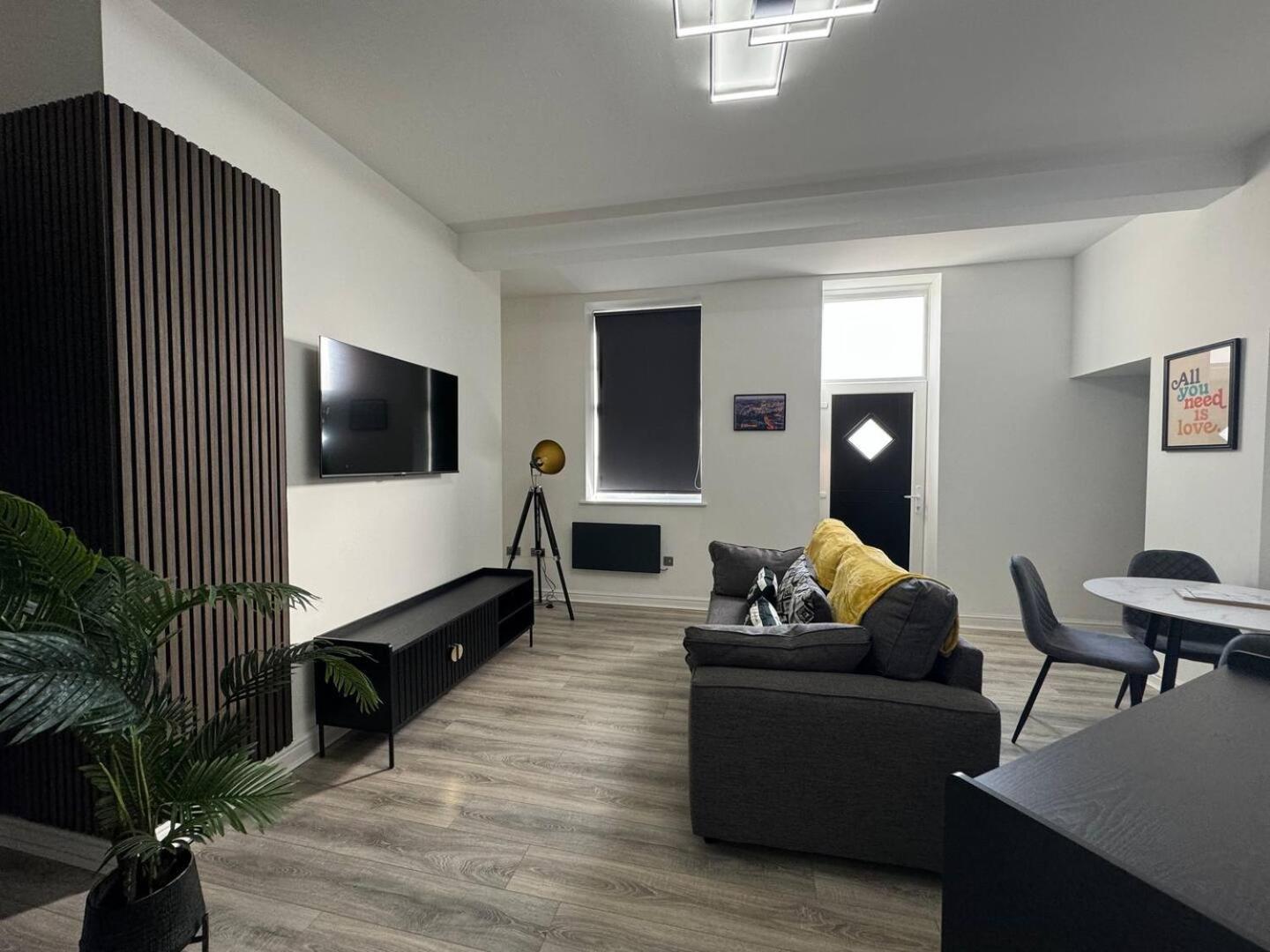 38 Everton Road Free Onsite Parking