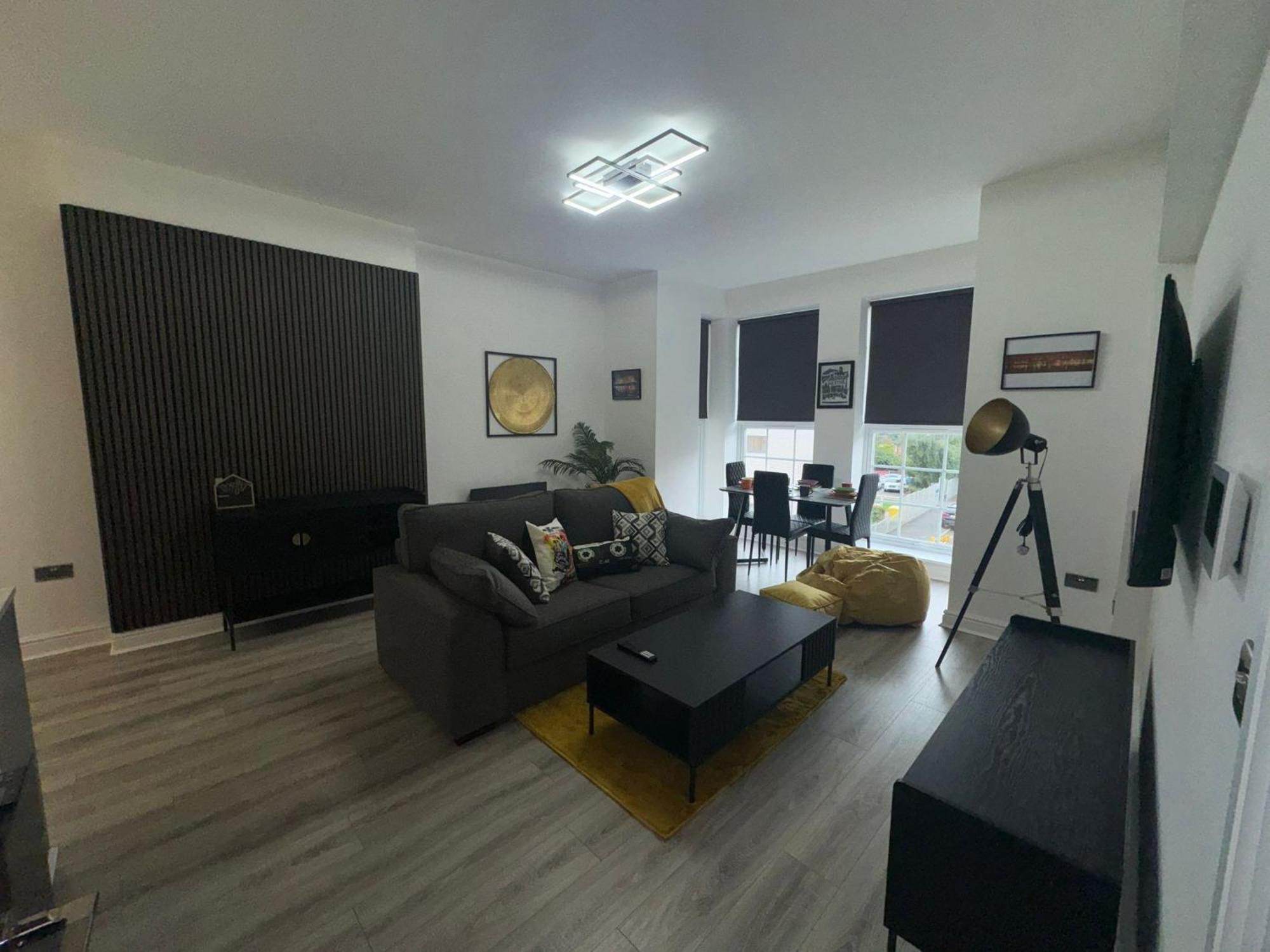38 Everton Road Free Onsite Parking *