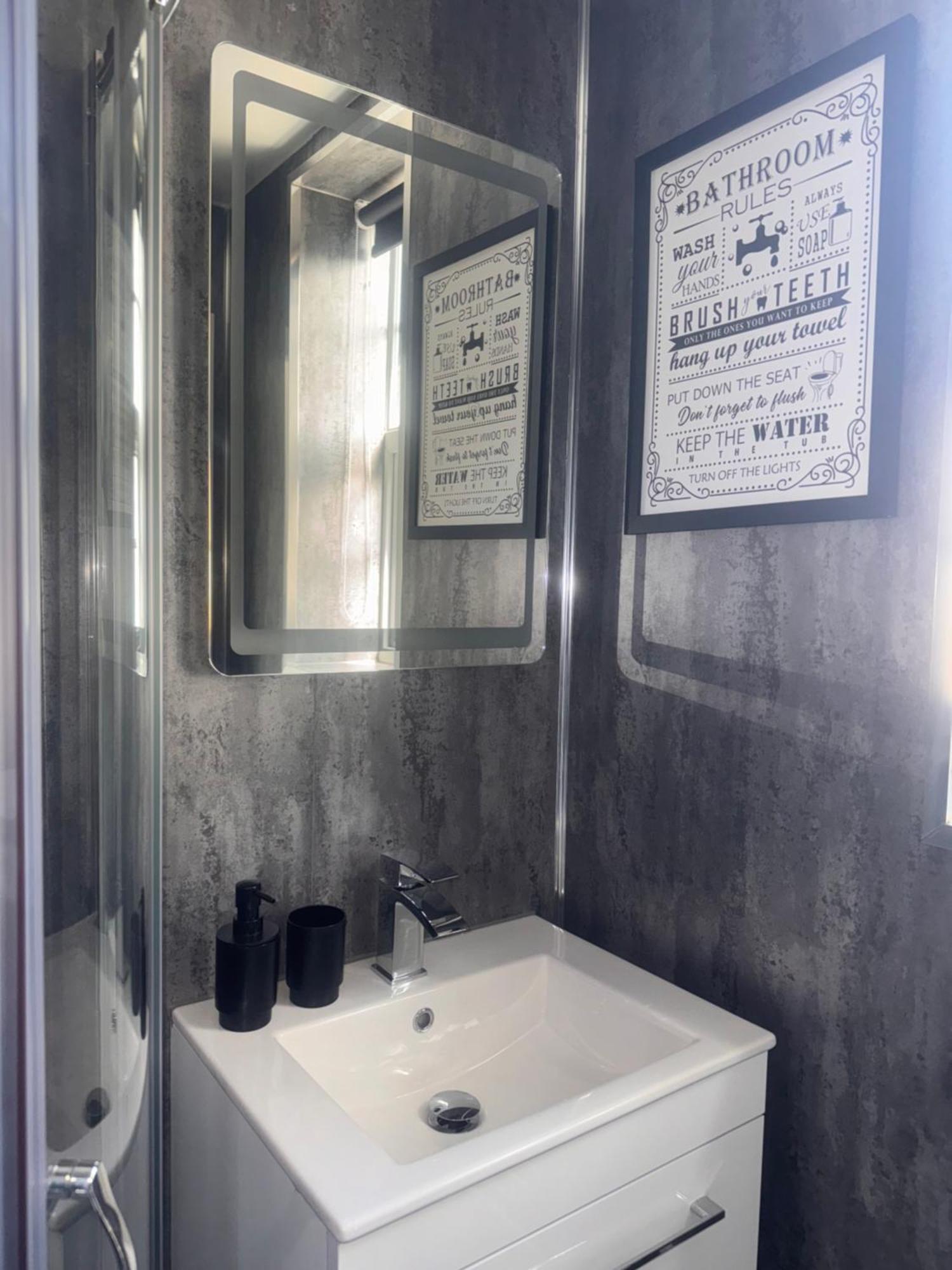 38 Everton Road Free Onsite Parking Apartment *