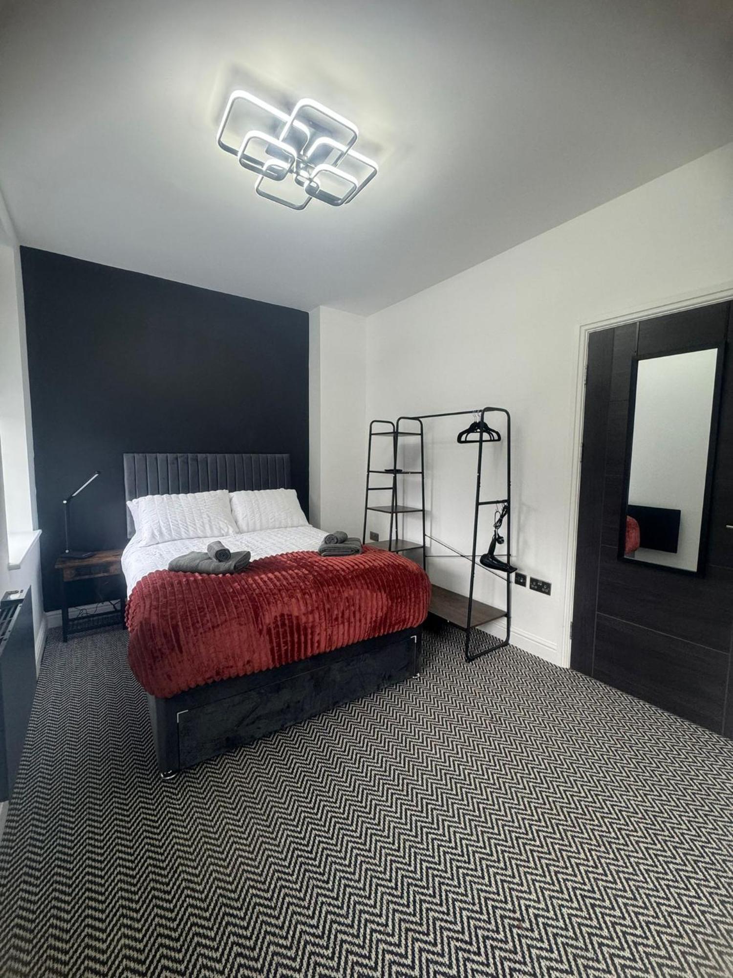38 Everton Road Free Onsite Parking * Liverpool