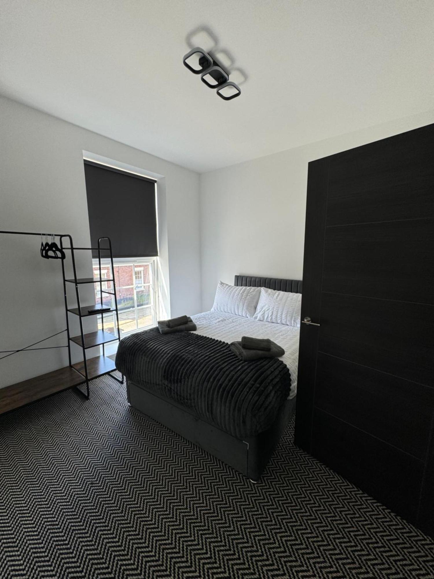 38 Everton Road Free Onsite Parking * Liverpool