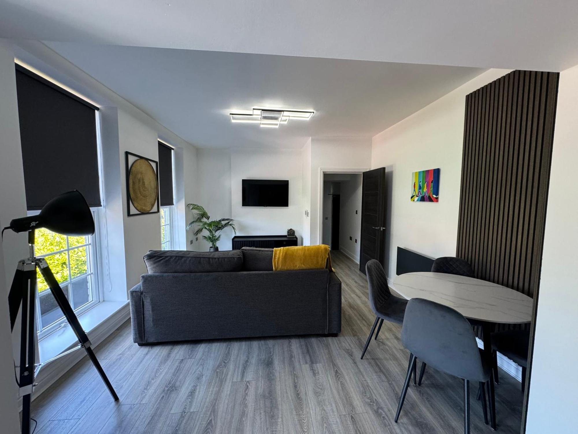 38 Everton Road Free Onsite Parking Apartment *