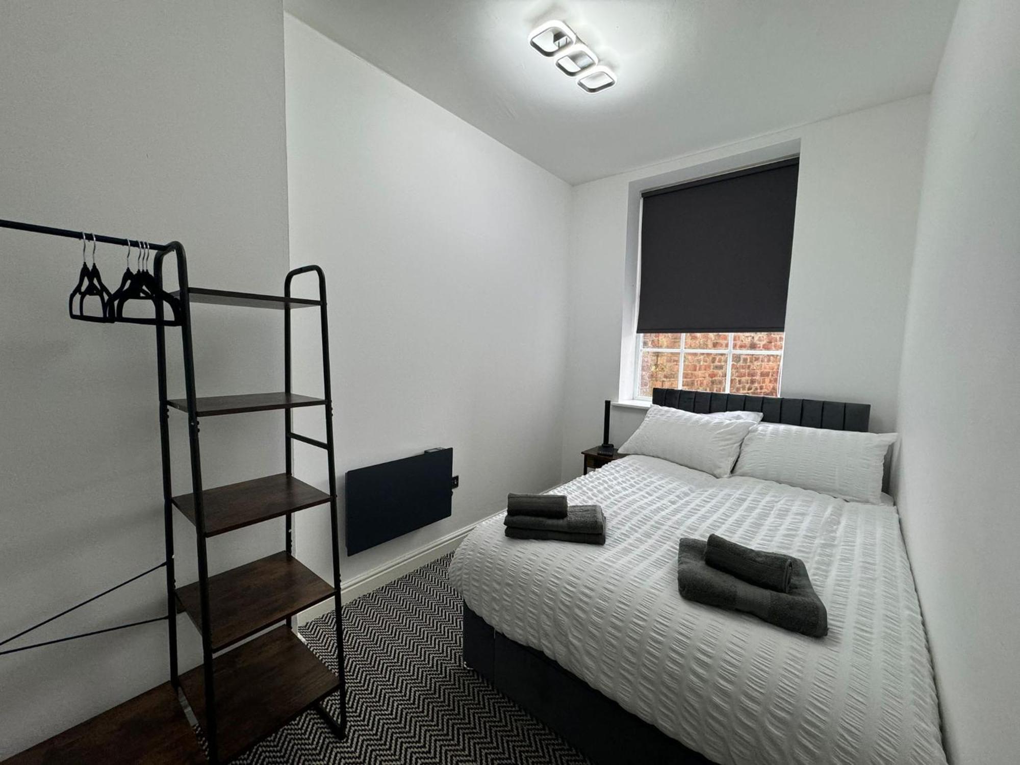 38 Everton Road Free Onsite Parking * Liverpool