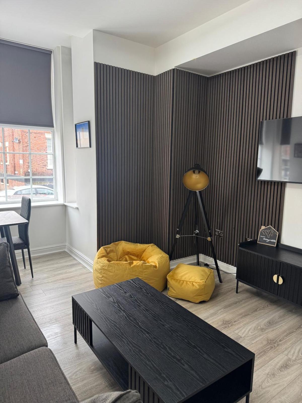 38 Everton Road Free Onsite Parking Apartment *